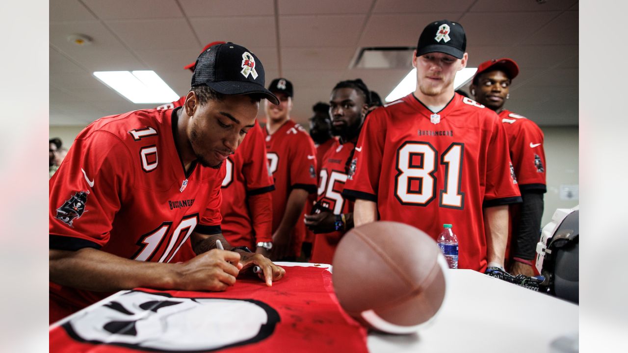 Team MacDill hosts Tampa Bay Buccaneers rookies > MacDill Air