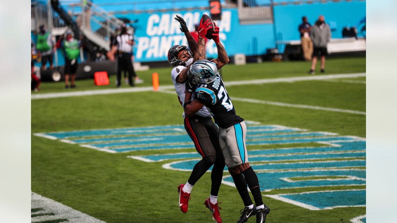 Bucs offense finally takes flight in Carolina