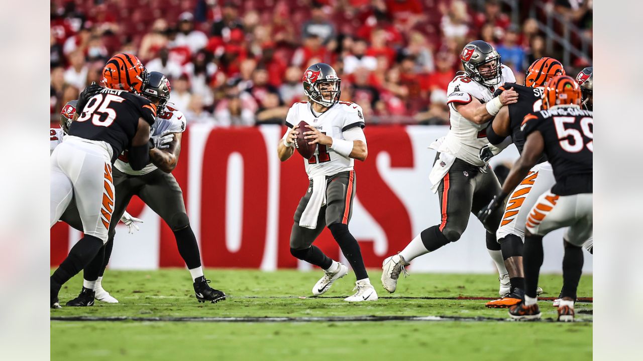 Tampa Bay Buccaneers linebacker Joe Tryon (9) against the Cincinnati Bengals  during the first half of an NFL preseason football game Saturday, Aug. 14,  2021, in Tampa, Fla. (AP Photo/Mark LoMoglio Stock