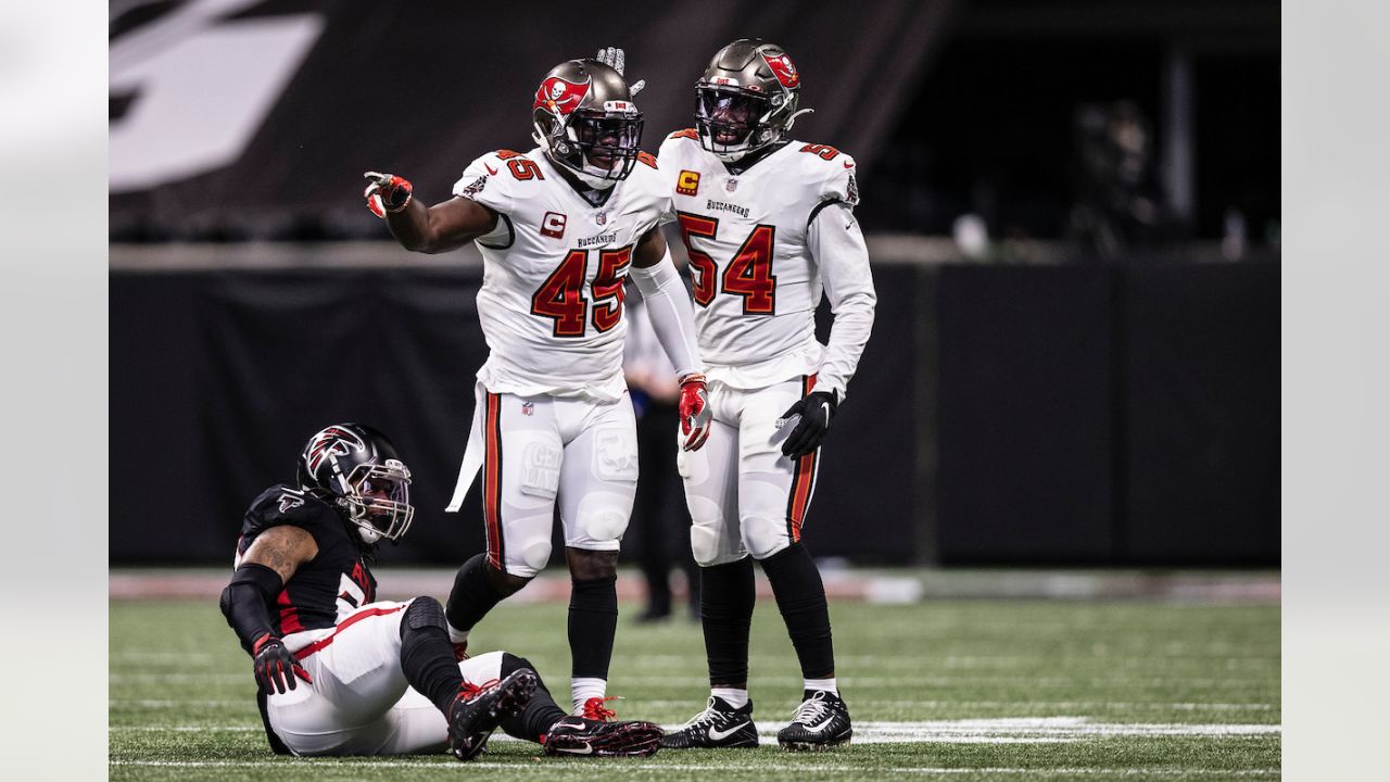 ATLANTA, GA - SEPTEMBER 27: Deion Jones #45 of the Atlanta Falcons