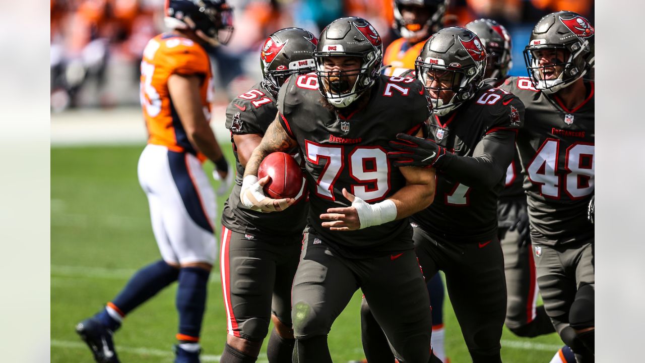 Tom Brady shows off with three TD passes as Buccaneers beat Broncos, 28-10  - The Boston Globe