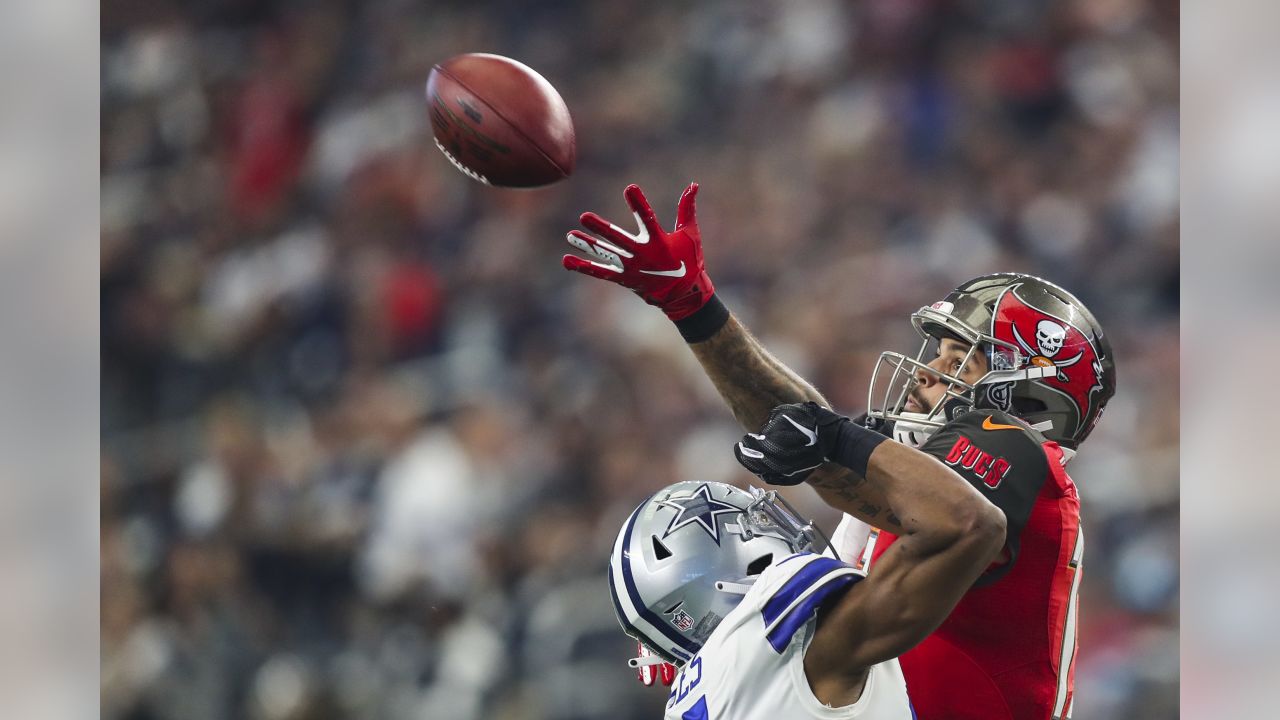 Arlington, Texas, USA. 29th Aug, 2019. Tampa Bay Buccaneers quarterback  Ryan Griffin (4) in action during the pre-season game between the Tampa Bay  Buccaneers and the Dallas Cowboys at the AT &