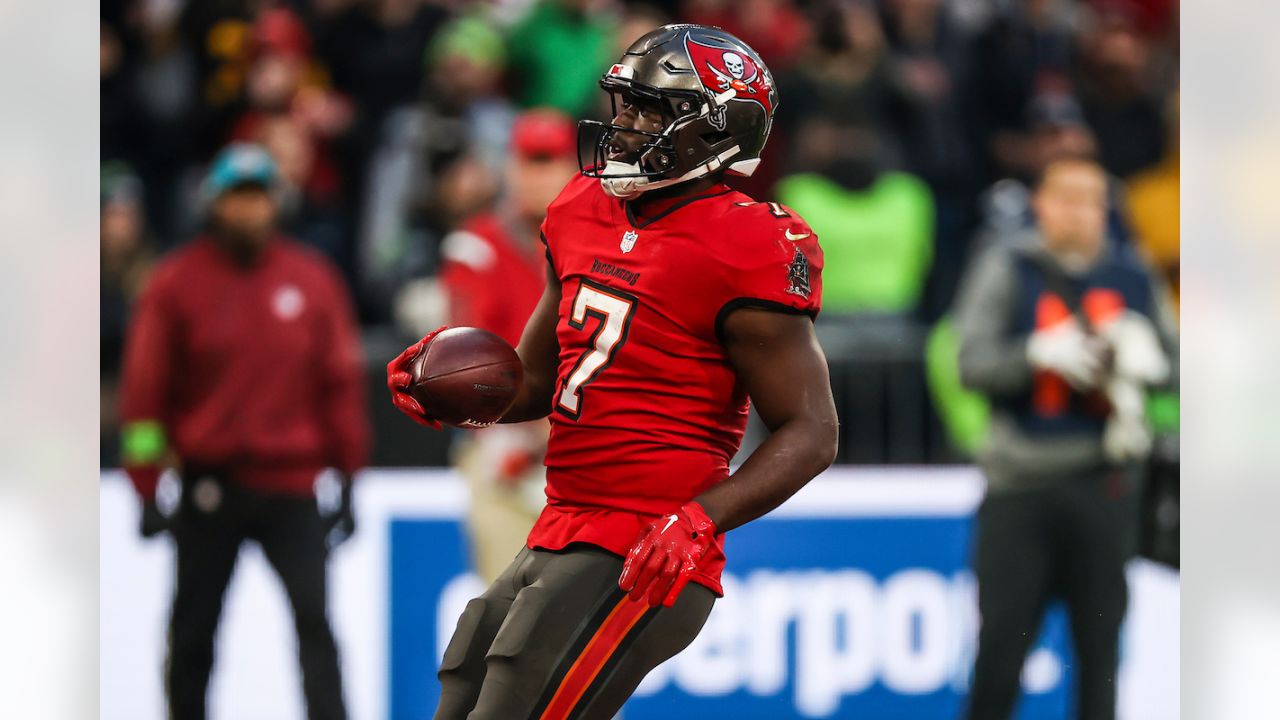 NFL Week 10 Game Analysis: Tampa Bay Bucs run over Seattle