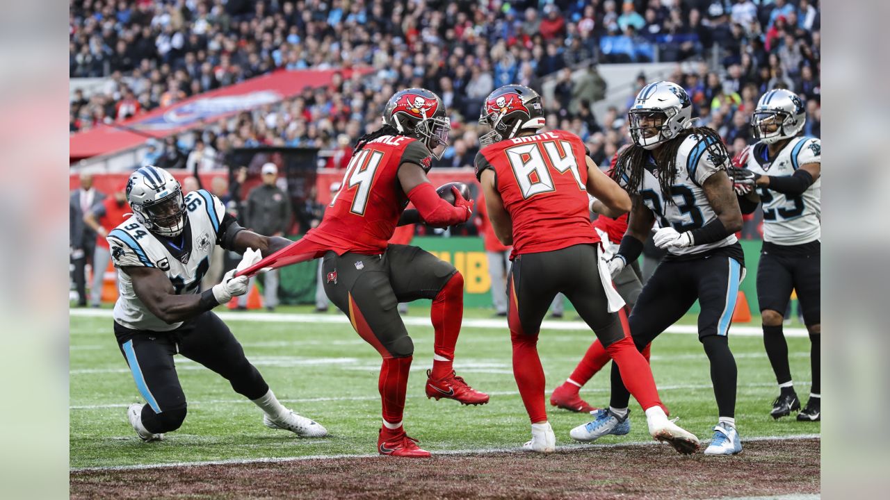 Panthers Defeat Buccaneers 37-26 in London in Week 6