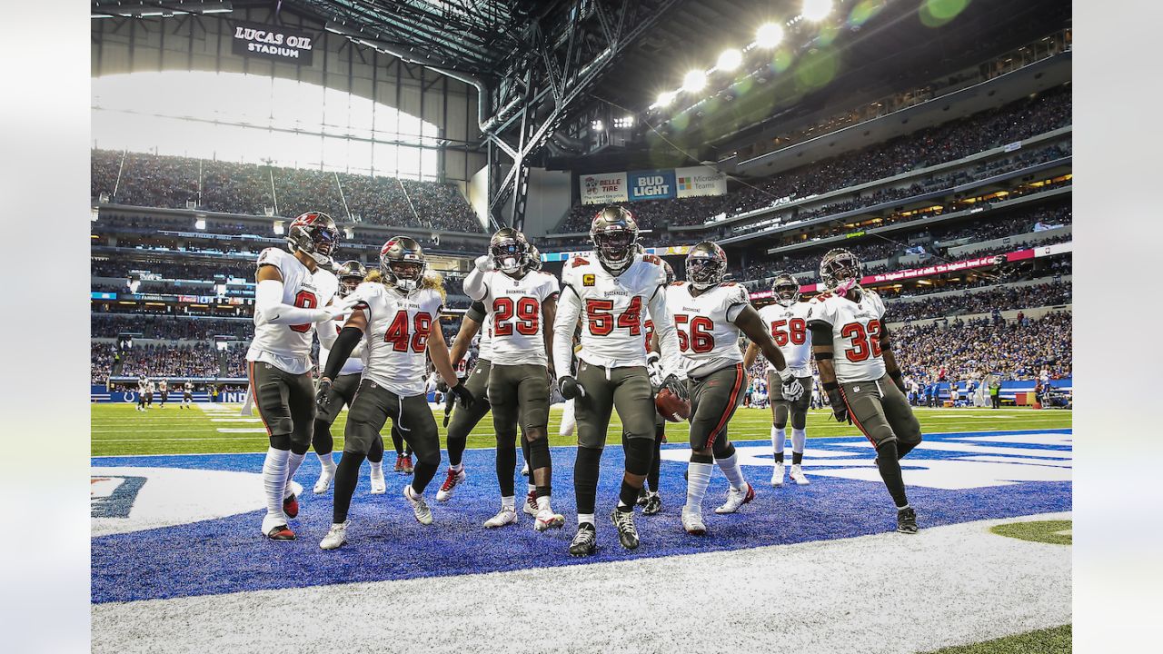 Tampa Bay Buccaneers at Indianapolis Colts Recap: Bucs Defense, Fournette  Steal One from Colts in 38-31 Win - Tampa Bay Buccaneers, BucsGameday