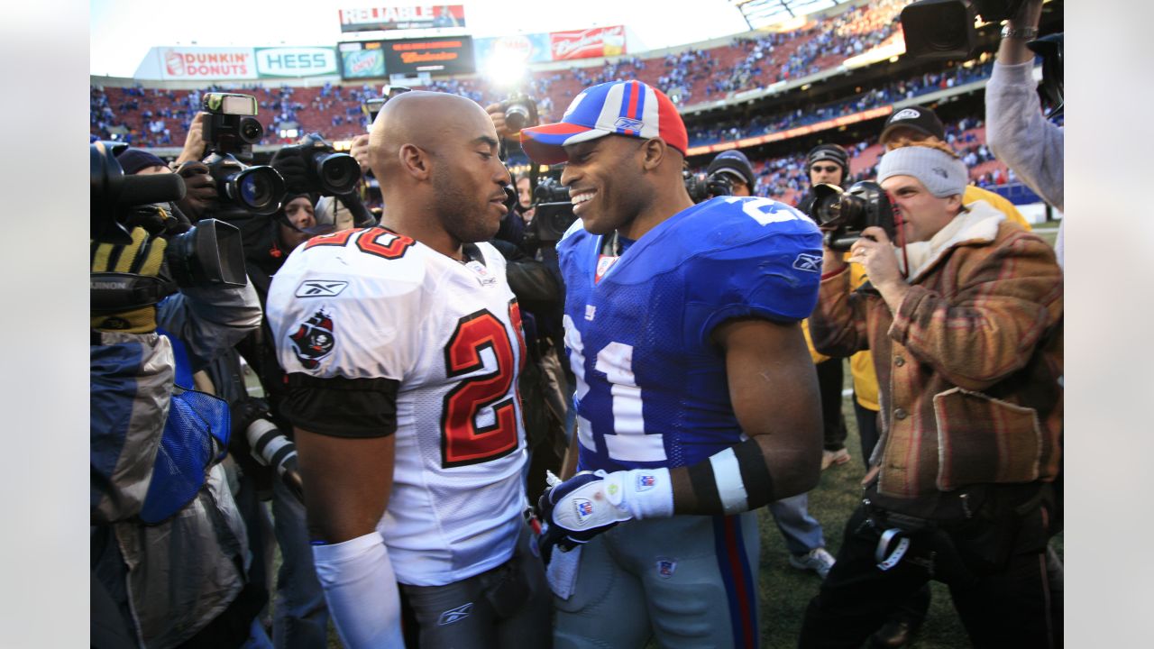 Tiki Barber, Vick among Pro Football Hall of Fame nominees