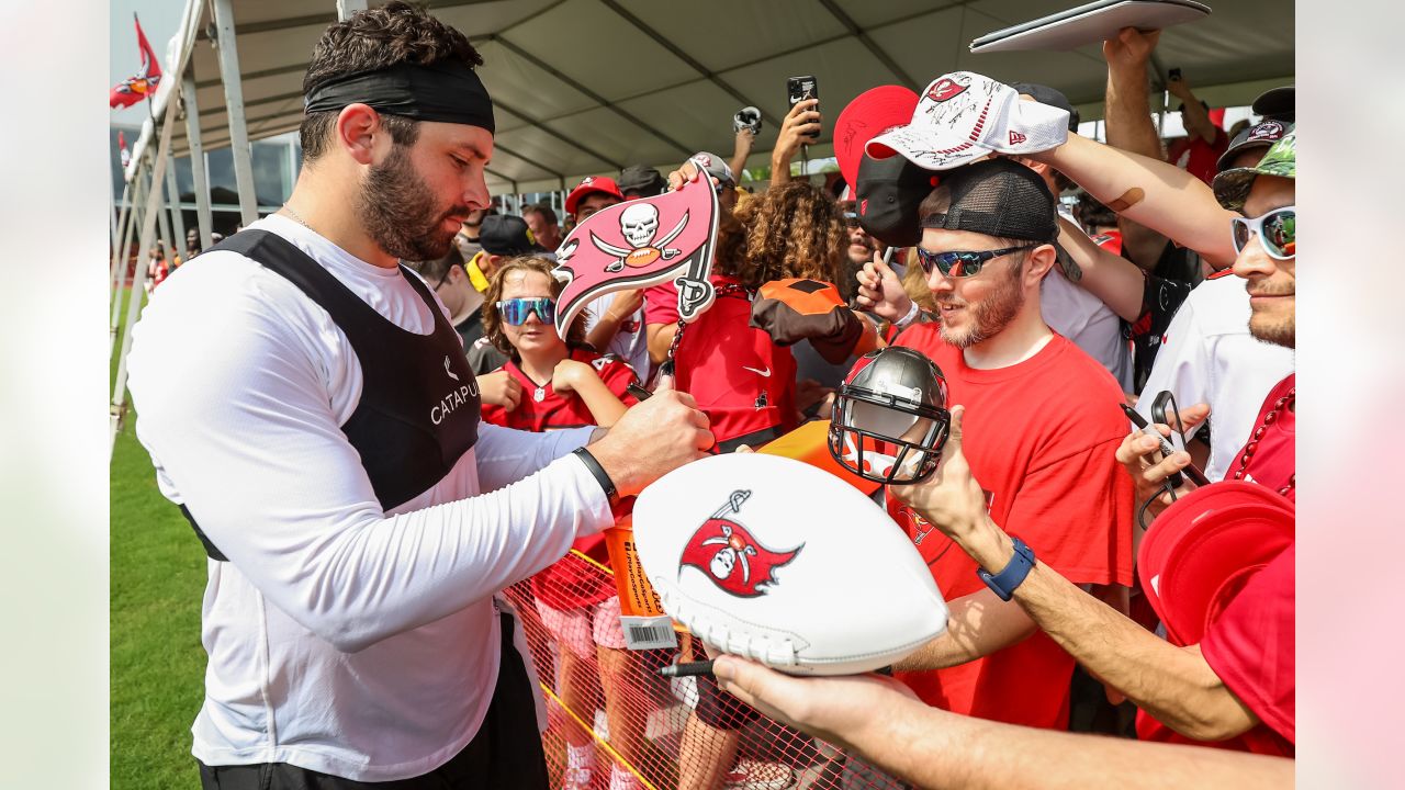 Former Rutgers standout Christian Izien wins starting job for Tampa Bay Bucs  - On the Banks