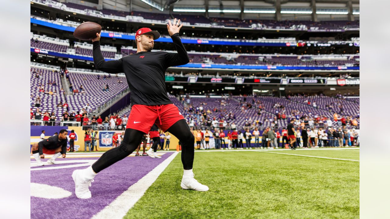 Baker Mayfield wins in his Buccaneers' debut, beats Vikings