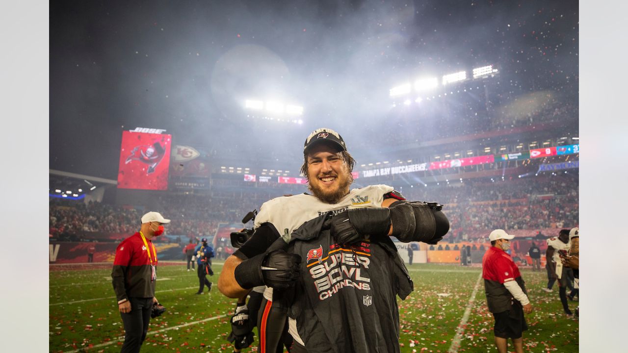 Nov 14, 2021; Landover, MD USA; Tampa Bay Buccaneers guard Ali Marpet (74)  during an NFL