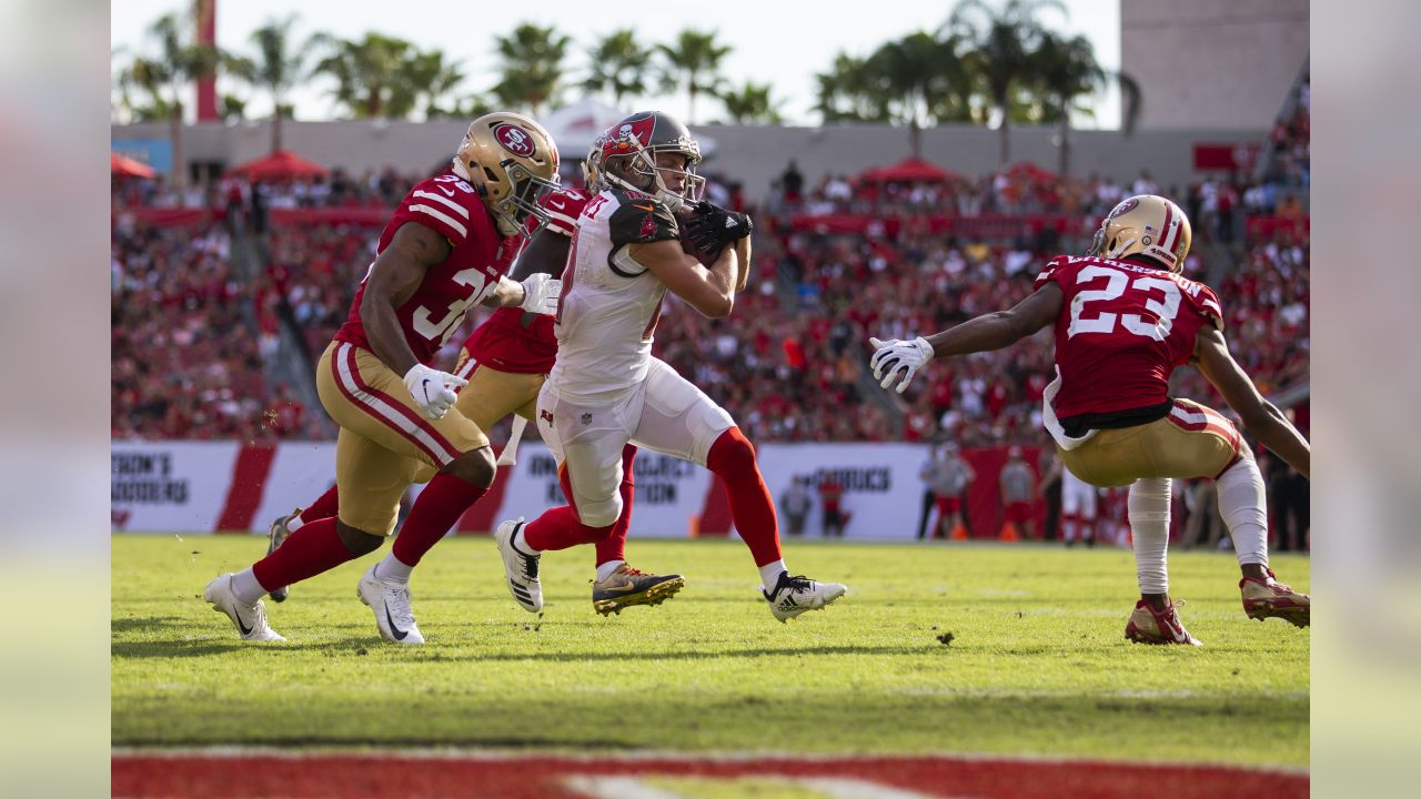 Bucs defensive line puts together its best collective game in 27-9 win over  49ers