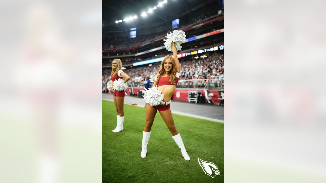 Dallas Cowboys vs Arizona Cardinals – Dallas Cowboys Cheerleaders