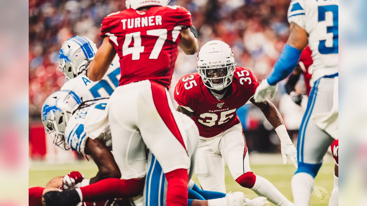 Arizona Cardinals sign tackle Jordan Mills, put Marcus Gilbert on IR