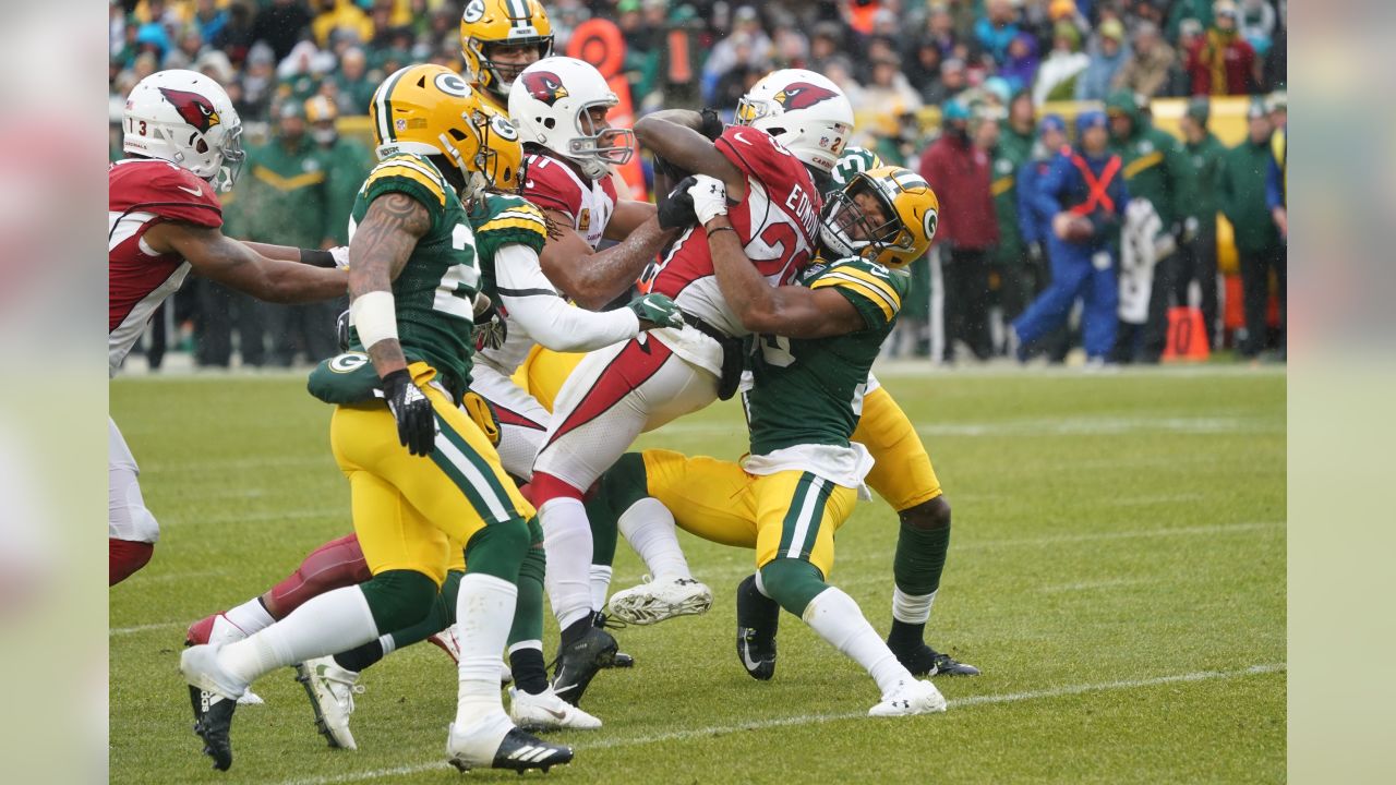 Green Bay, WI, USA. 2nd Dec, 2018. Arizona Cardinals wide receiver Larry  Fitzgerald #11during the NFL Football game between the Arizona Cardinals  and the Green Bay Packers at Lambeau Field in Green