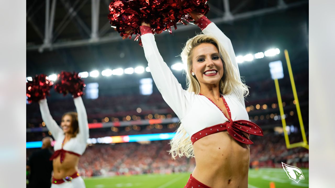 Arizona Cardinals cheerleaders dance during the Cardinals-St