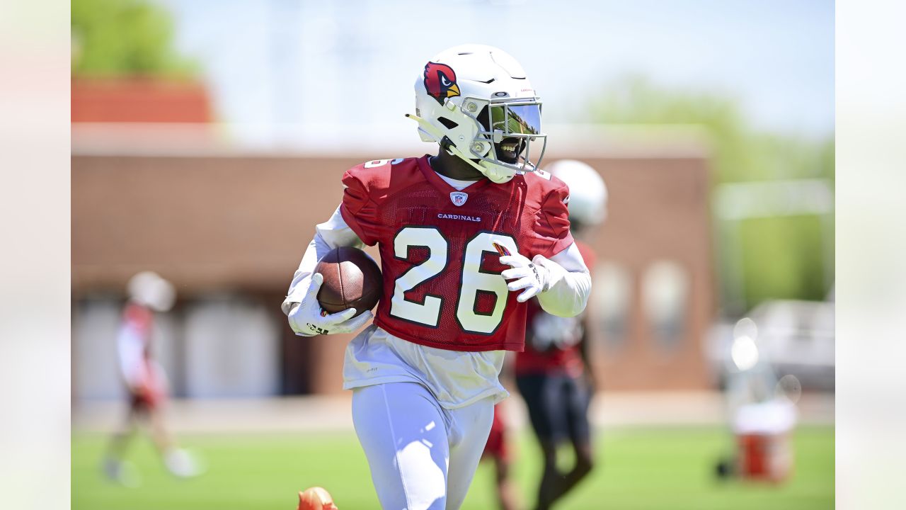 Kyler Murray's presence felt as Cardinals kick off OTAs