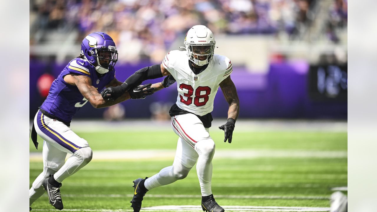 Arizona Cardinals quarterback Clayton Tune warms up prior to an NFL  preseason football game against the Minnesota Vikings, Saturday, Aug. 26,  2023, in Minneapolis. (AP Photo/Abbie Parr Stock Photo - Alamy