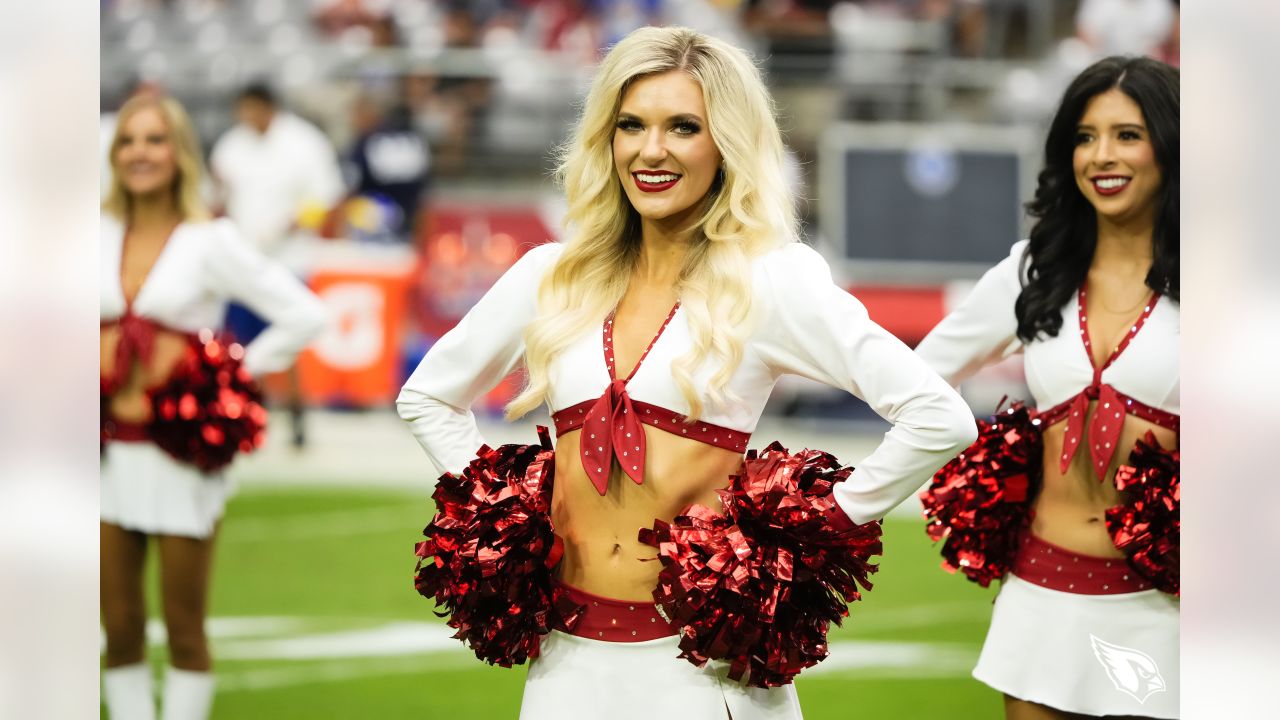 PHOTOS: Cheerleaders At The Rams Game