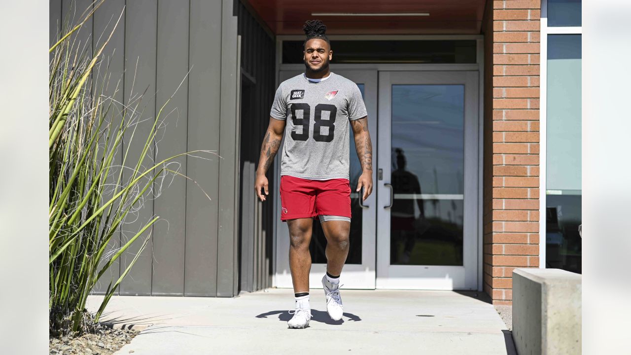 Arizona Cardinals rookie Jon Gaines II works out during an NFL football  mini camp, Friday, May 12, 2023, in Tempe, Ariz. (AP Photo/Matt York Stock  Photo - Alamy