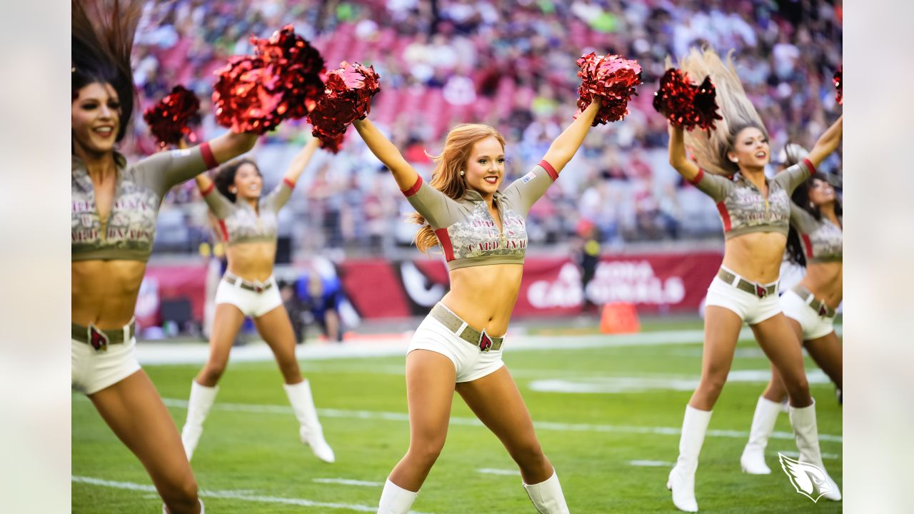 3,154 Washington Redskins Cheerleaders Stock Photos, High-Res Pictures, and  Images - Getty Images