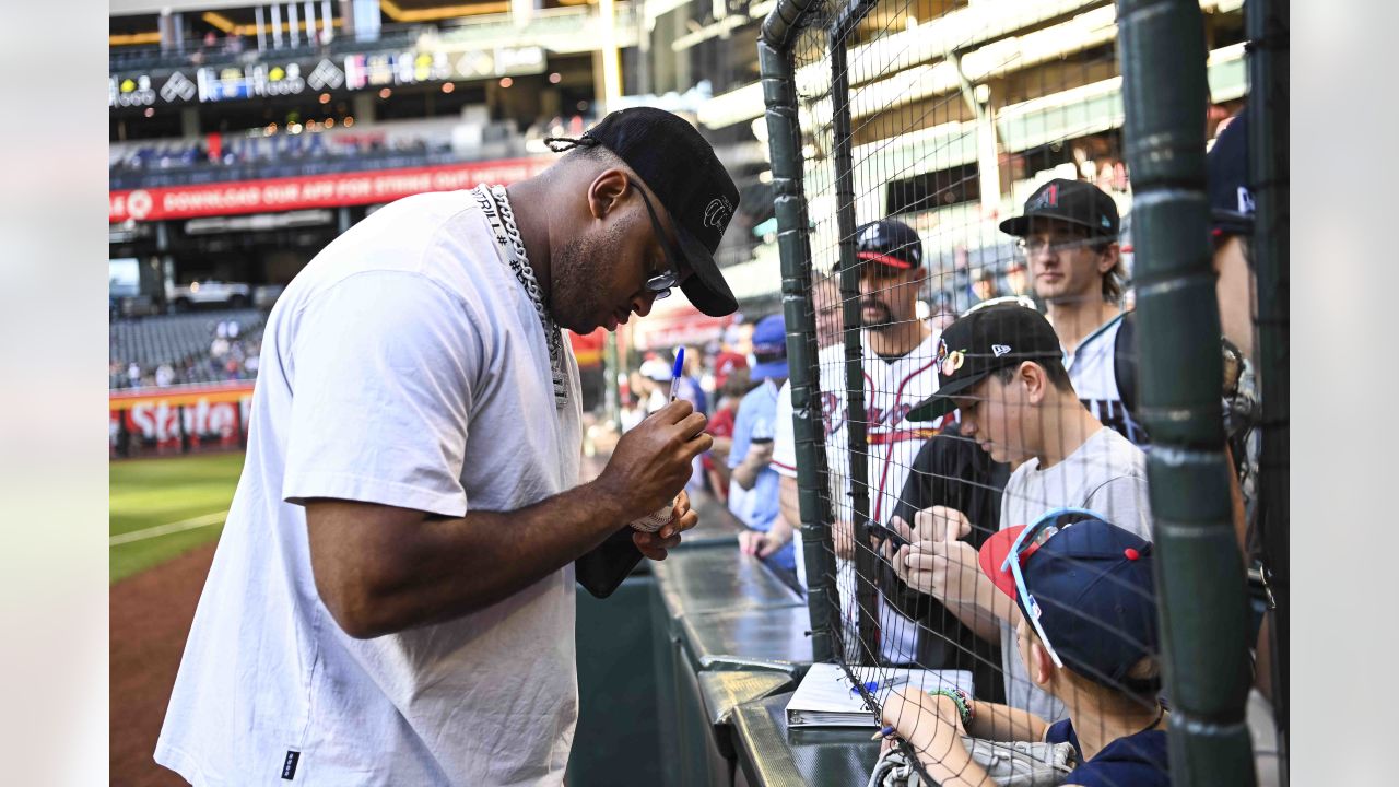 Paris Pitch Highlights Rookie Night At The Ballpark