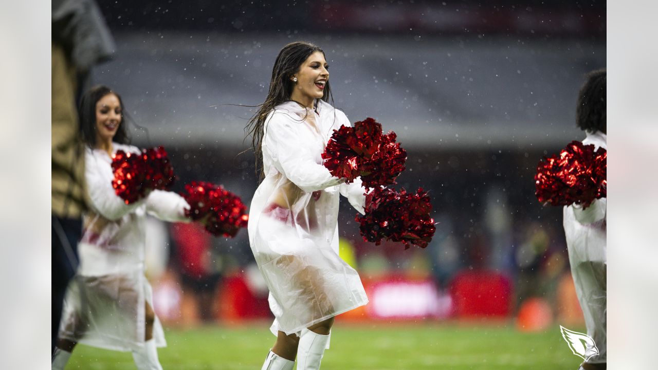 PHOTOS: Cheerleaders Go To Mexico City