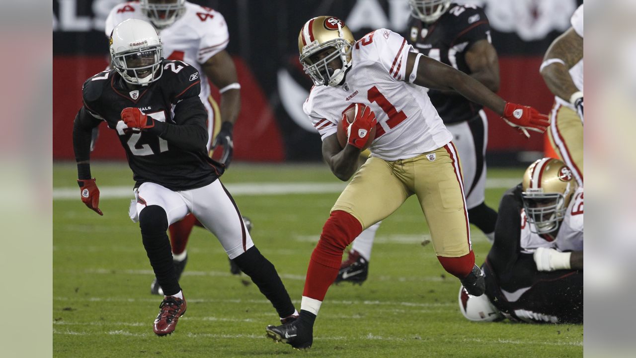 San Francisco 49ers Frank Gore looks up at the video screen after 49ers-Arizona  Cardinals game at the University of Phoenix Stadium in Glendale, Arizona on  September 21, 2014. The Cardinals defeated the