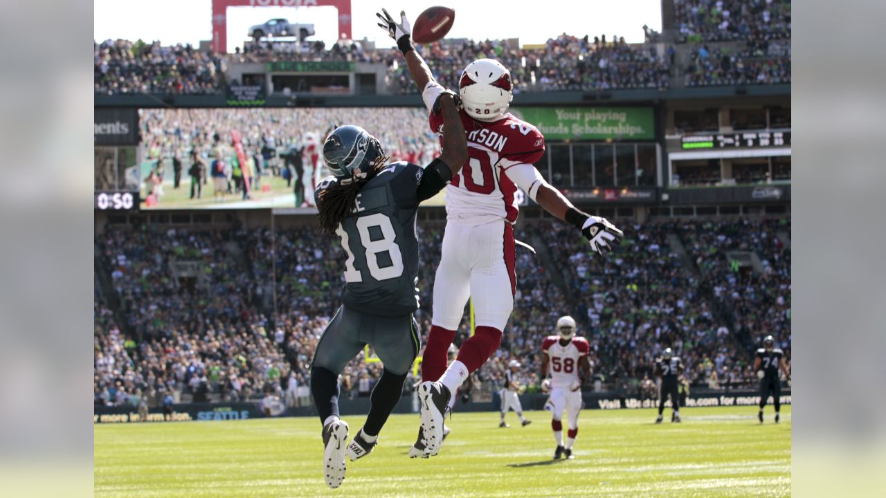 Seahawks' Sidney Rice swaps red jersey for grass stains