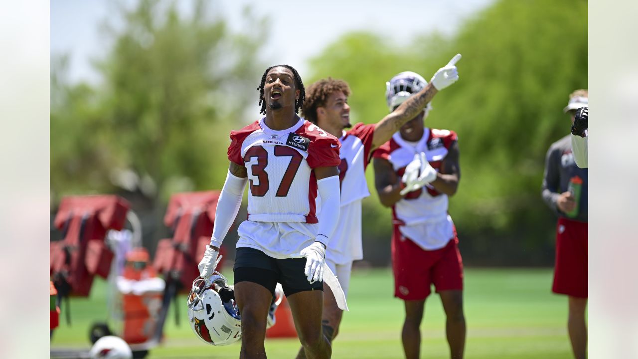 Kyler Murray's presence felt as Cardinals kick off OTAs