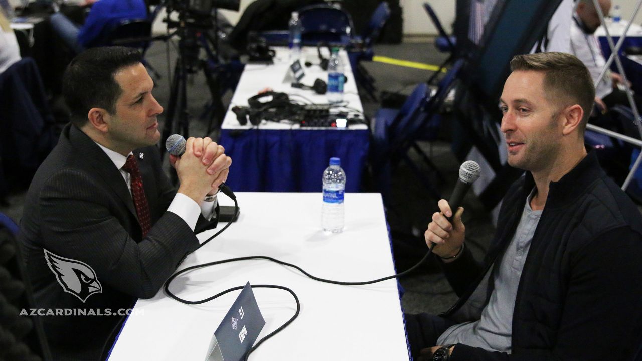 Arizona Cardinals head coach Kliff Kingsbury discusses the upcoming NFL  football draft during a news conference, Tuesday, April 16, 2019, in Tempe,  Ariz. (AP Photo/Matt York Stock Photo - Alamy