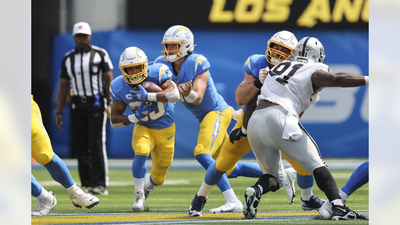 Las Vegas Raiders vs Los Angeles Chargers: A Close Rivalry Resumes at SoFi  Stadium - BVM Sports