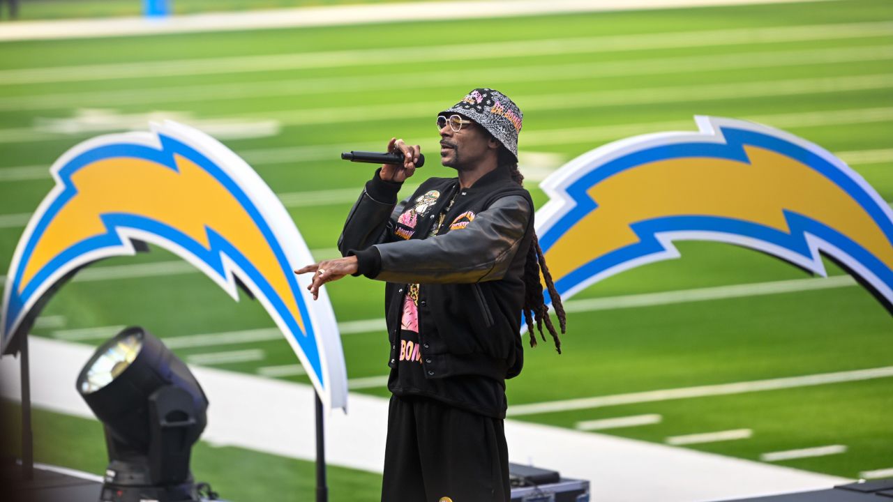 On the Wire: Los Angeles Chargers Kick Off 2022 NFL Draft with Open House  and DraftFest at SoFi Stadium