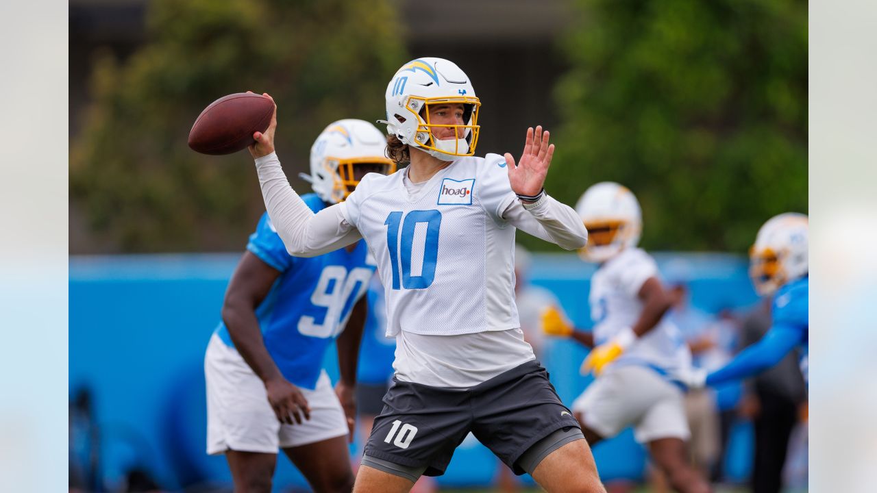 Chargers star QB Justin Herbert is tough, steady and ready for his playoff  debut - The Athletic