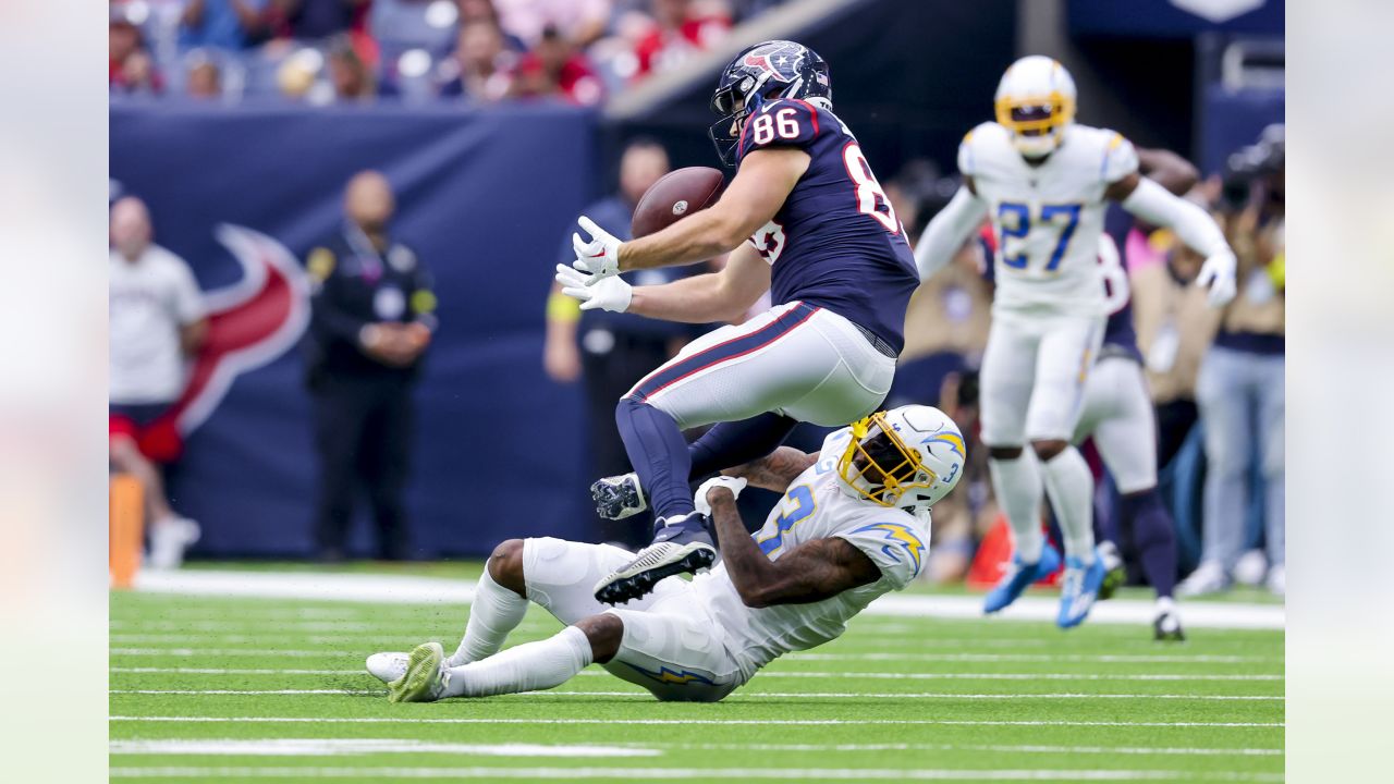 Instant replay tent at an NFL football game between the Houston Texans and  the San Diego Chargers Sunday, Nov. 7, 2010 in Houston. (AP Photo/Dave  Einsel Stock Photo - Alamy