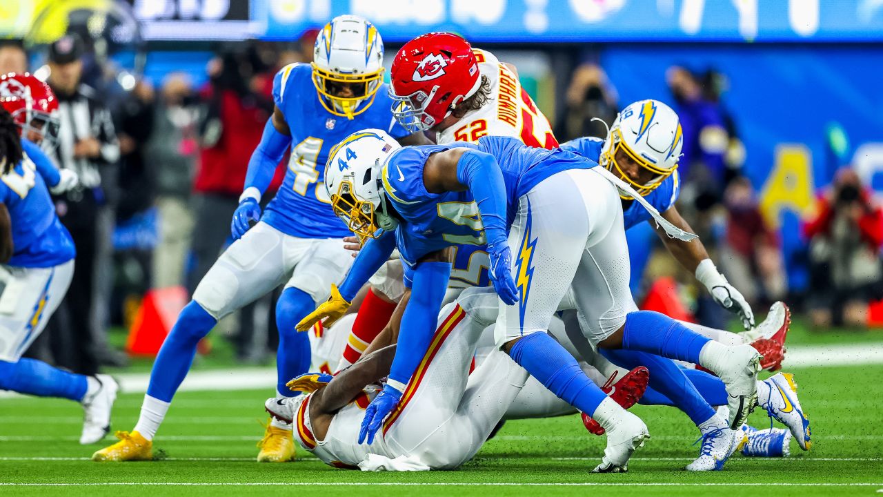 Chiefs storm back to beat the Chargers in Los Angeles - ABC17NEWS