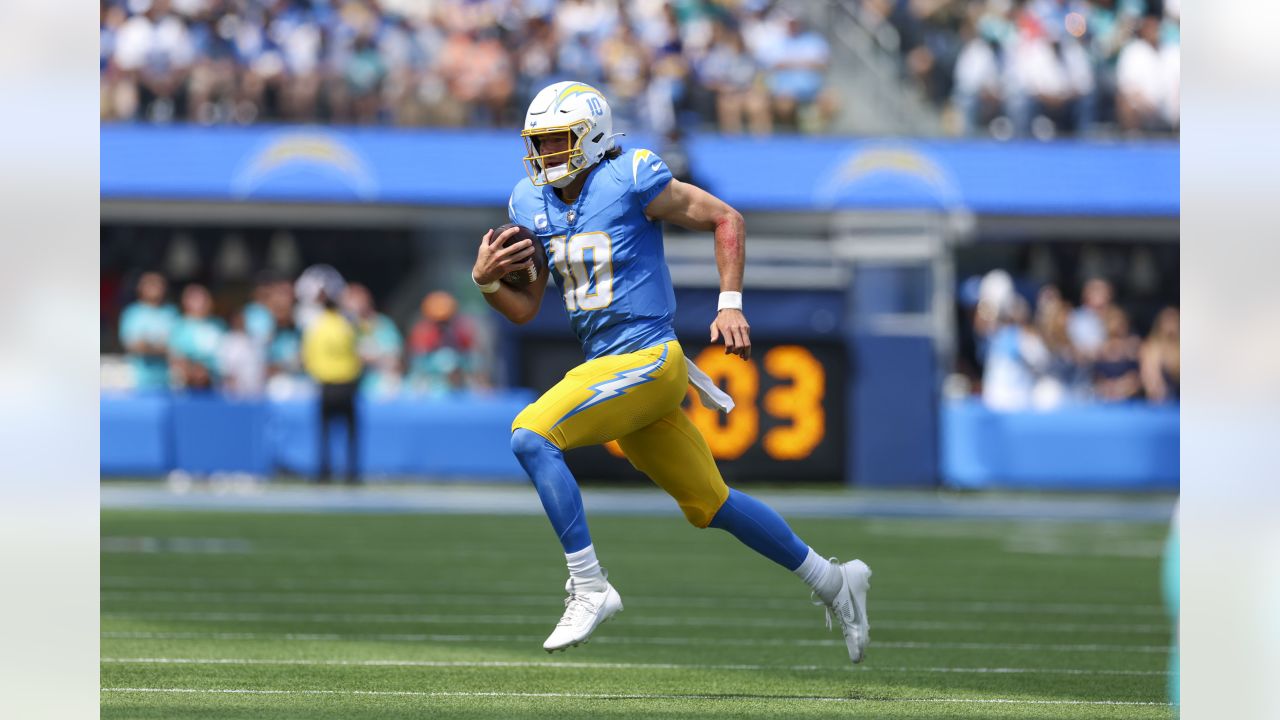 NFL roundup: Dolphins prevail in shootout with Chargers