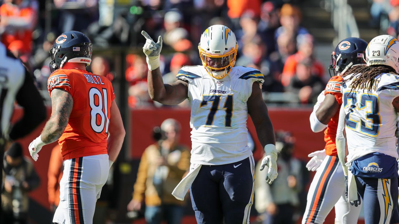 Bears waste Montgomery's big game in 17-16 loss to Chargers