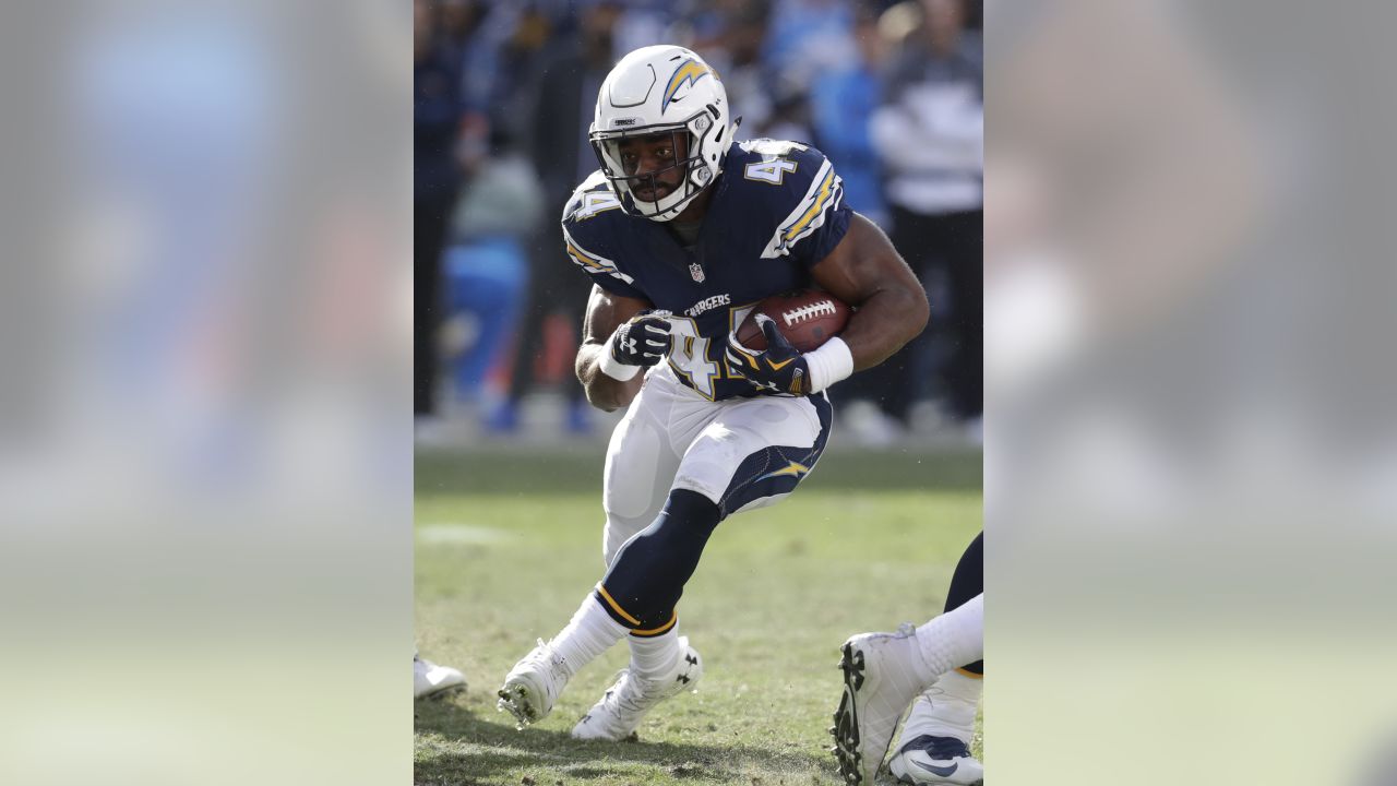 AFC inside linebacker Denzel Perryman of the Las Vegas Raiders (52) during  the first half of the Pro Bowl NFL football game, Sunday, Feb. 6, 2022, in  Las Vegas. (AP Photo/Rick Scuteri