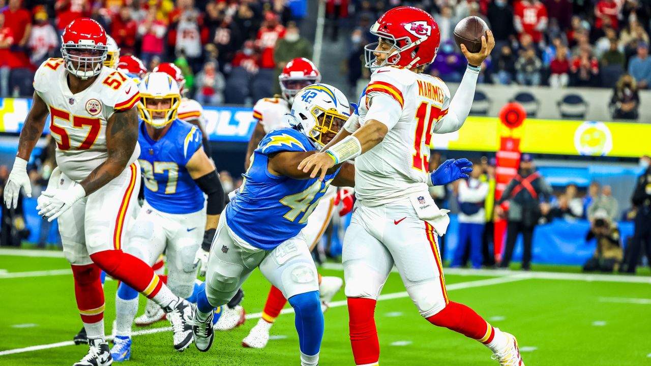 Chargers Fall to Chiefs, 34-28, in Week 15 of 2021 Season