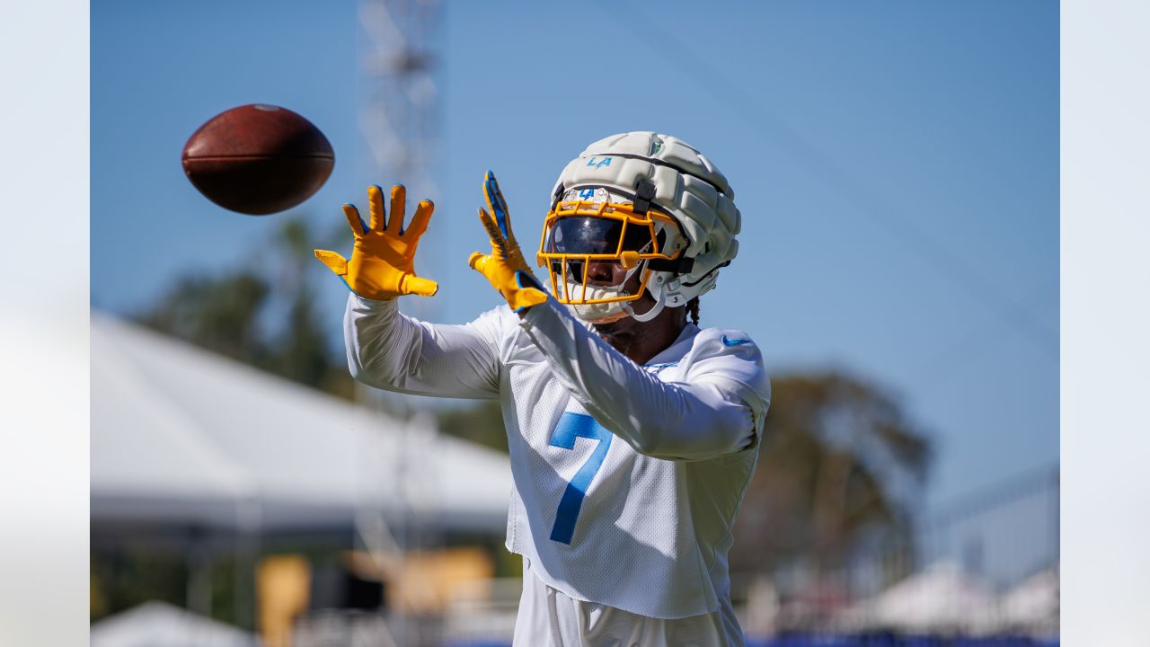 Seahawks Linebacker K.J. Wright SnapChat Spectacles at Pro Bowl Practice 