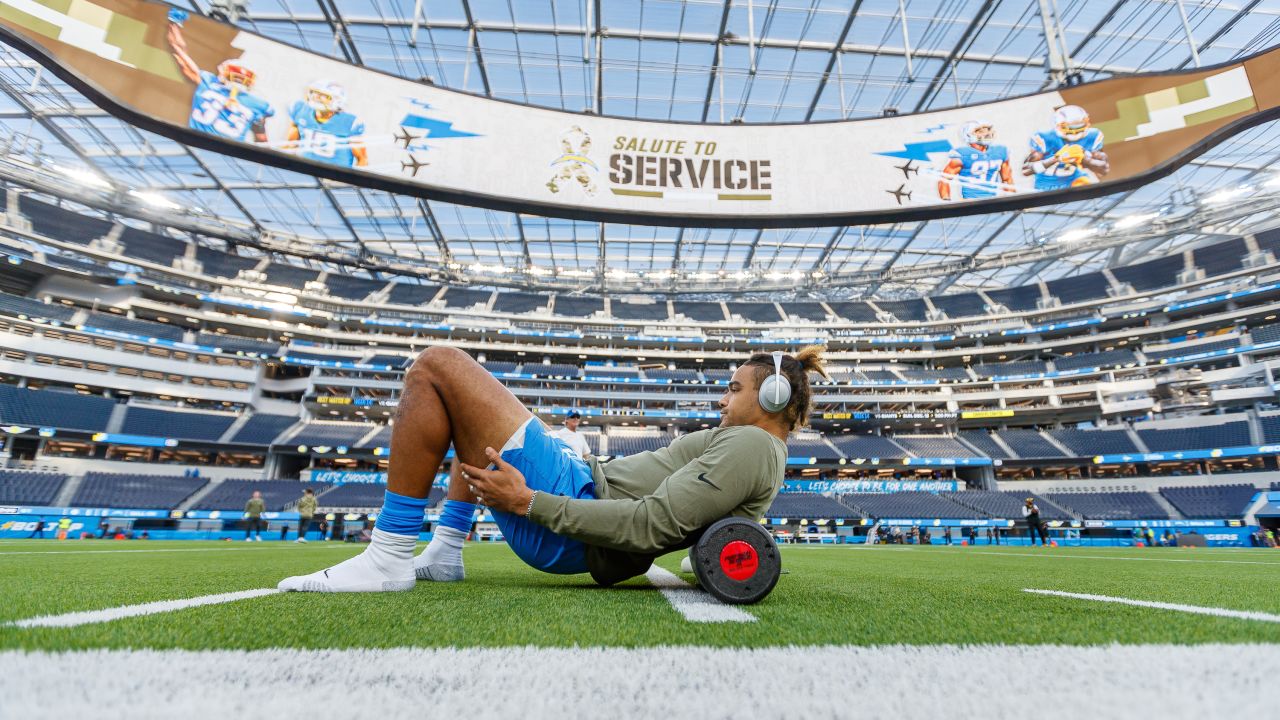 Photos: Chargers Honor Veterans and U.S. Military during Salute to Service