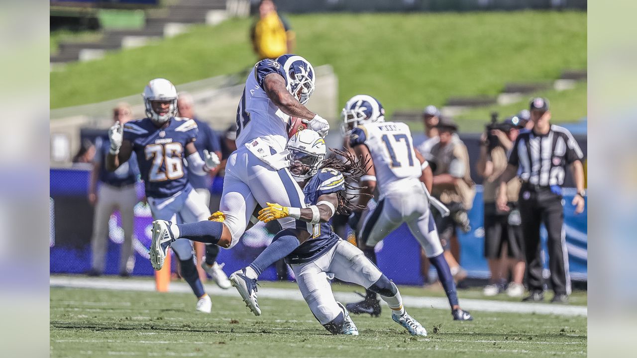 Look: Coliseum gets awesome paint job for final Rams game