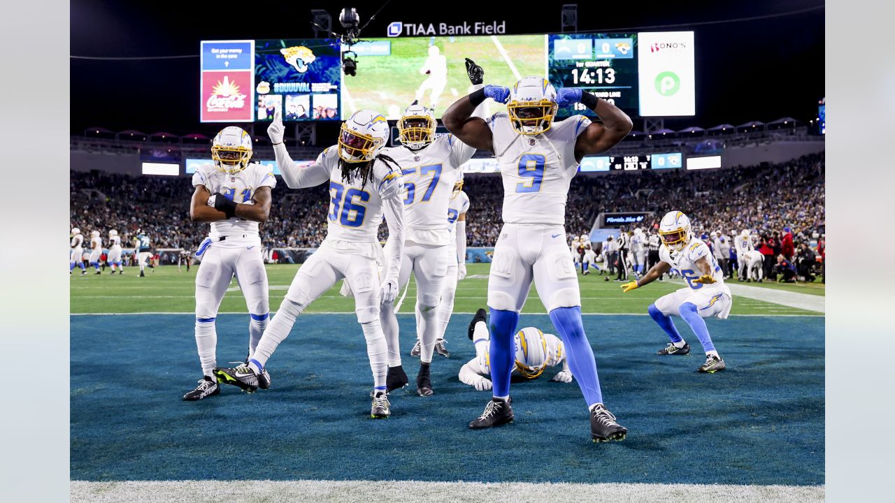 Social Media Couldn't Believe What Was Going On In The TIAA Bank Field Swimming  Pool Before Jaguars-Chargers Wild Card Game (PICS + TWEETS)