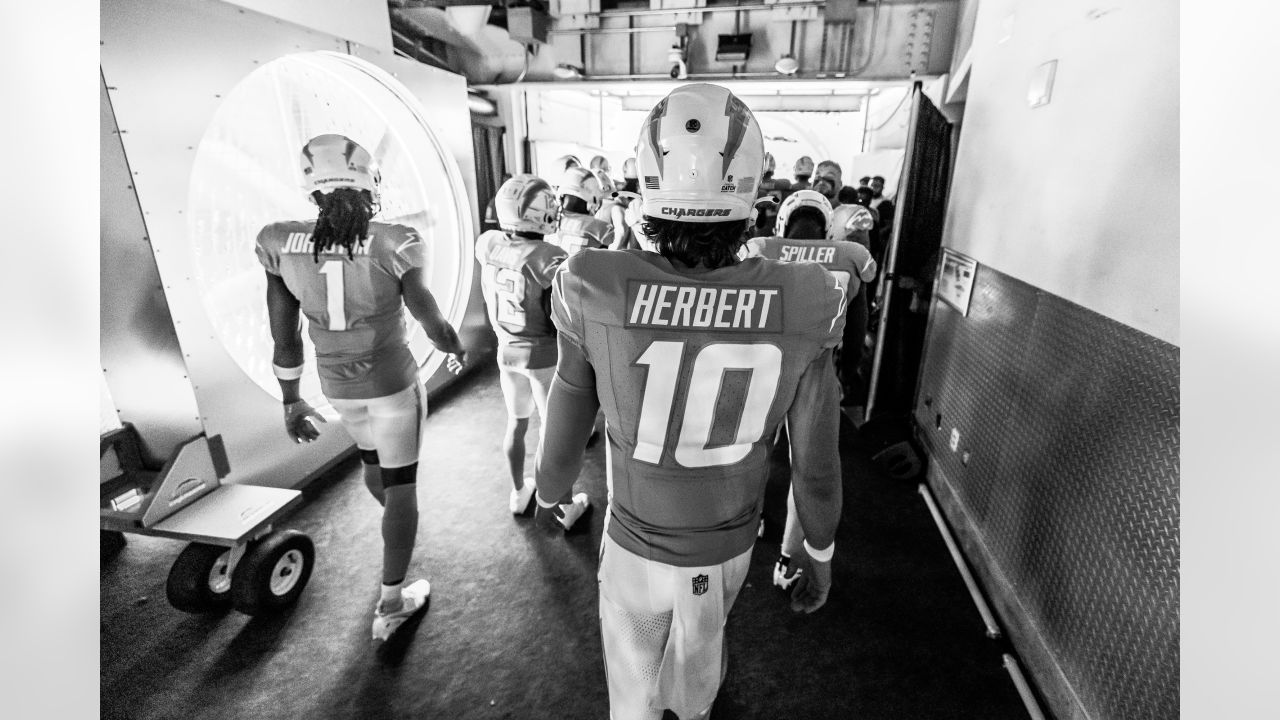 Chargers News: Justin Herbert Lightens Mood with Update on Injured Finger -  Sports Illustrated Los Angeles Chargers News, Analysis and More