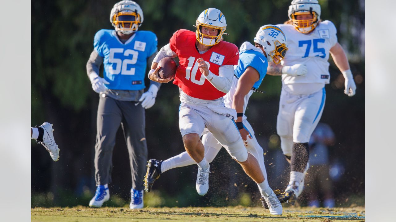 Los Angeles Chargers safety Alohi Gilman (32) against the Kansas