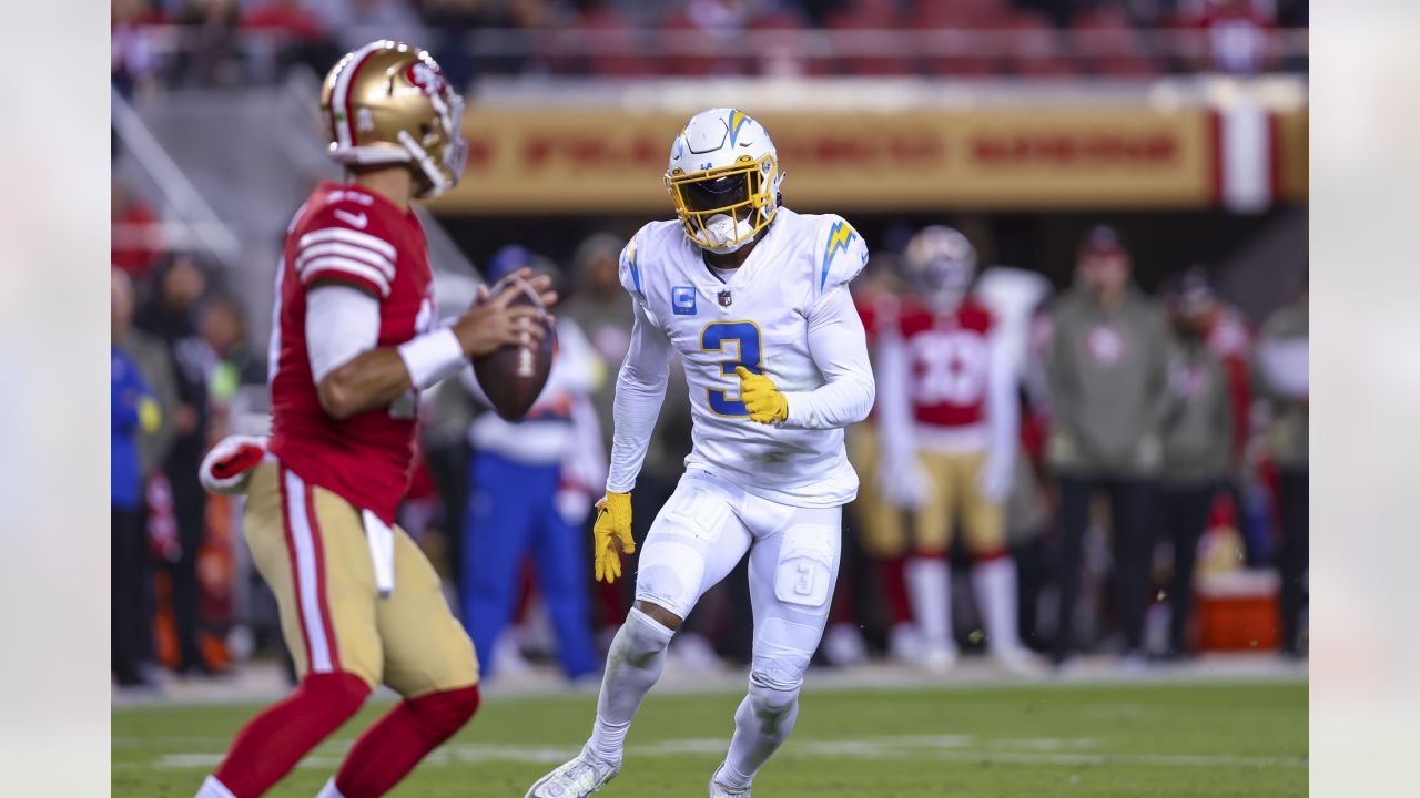 San Francisco 49ers guard Aaron Banks (65) against the Los Angeles Chargers  during an NFL football game in Santa Clara, Calif., Sunday, Nov. 13, 2022.  (AP Photo/Godofredo A. Vásquez Stock Photo - Alamy