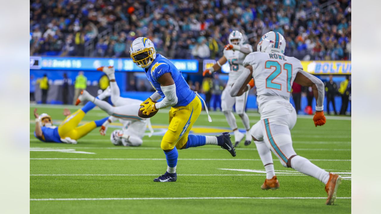 Revamped Chargers offense goes up against new-look Dolphins defense in  opener Florida & Sun News - Bally Sports