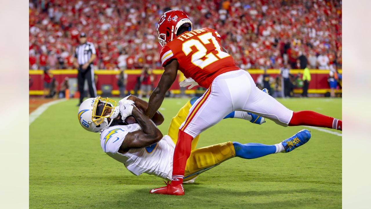 Los Angeles Chargers huddle during an NFL football game against the Kansas  City Chiefs Thursday, Dec. 16, 2021, in Inglewood, Calif. (AP Photo/Kyusung  Gong Stock Photo - Alamy