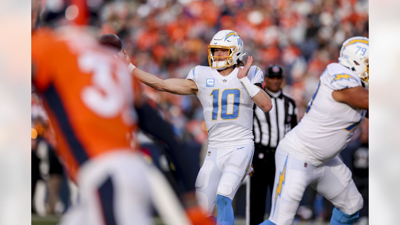 Denver mascot Miles during the Denver Broncos v the Los Angeles Chargers of  an NFL football game Sunday, January 8, 2023, in Denver. (AP Photo/Bart  Young Stock Photo - Alamy