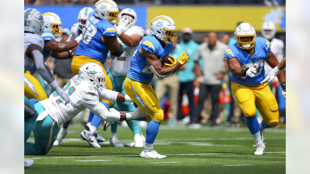 Chargers' improved ground game on display during loss to Miami – Orange  County Register