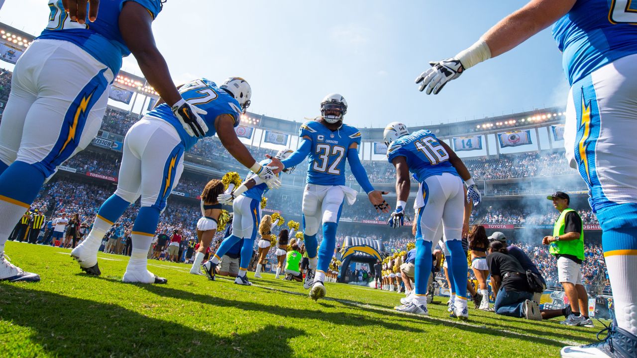 Eric Weddle Signed 11x14 Los Angeles Chargers Photo BAS – Sports